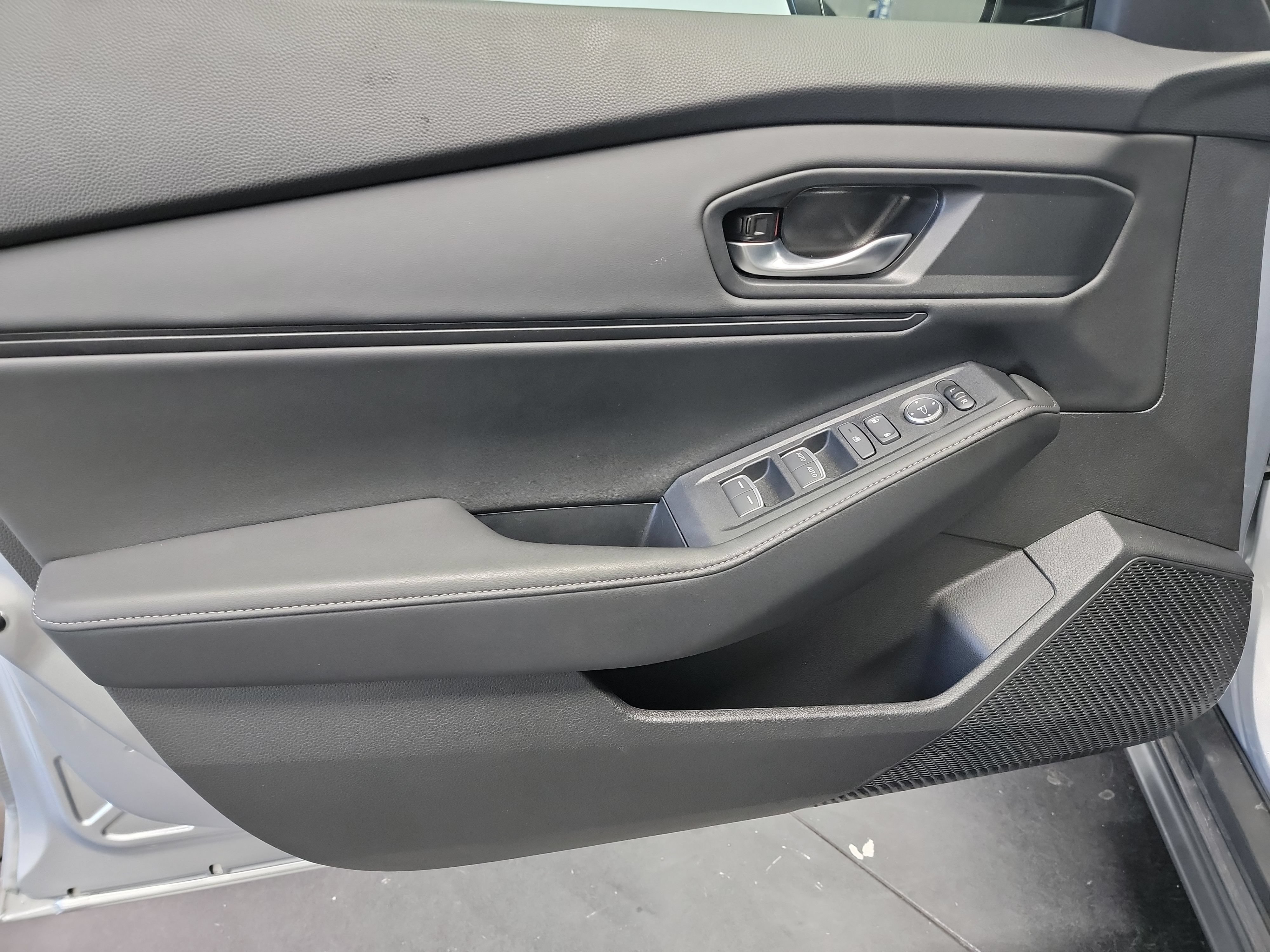 Used 2025 Honda Accord Sport image 13