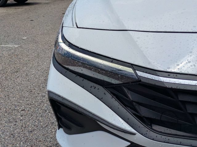 Used 2024 Hyundai Elantra SEL FWD image 9
