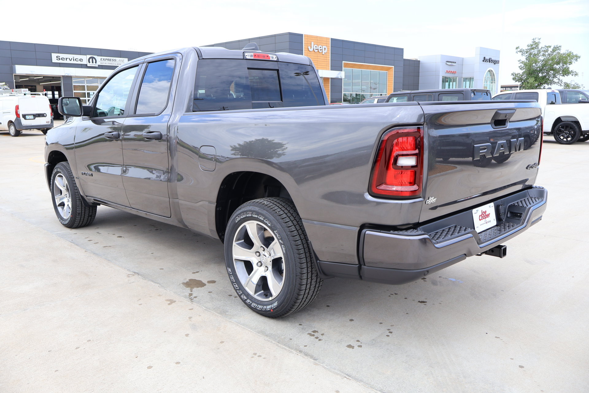 New 2026 RAM 1500 Express AWD/4WD image 21