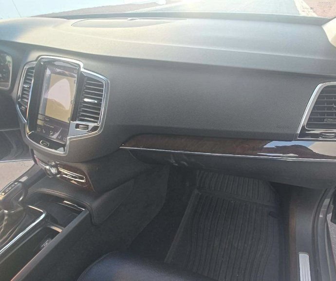 Used 2016 Volvo XC90 T6 Momentum w/ Protection Package Plus AWD/4WD image 13