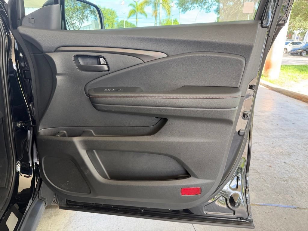 Used 2025 Honda Ridgeline TrailSport image 29