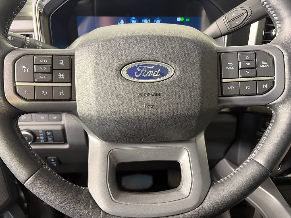 Used 2023 Ford F350 Lariat w/ Lariat Ultimate Package AWD/4WD image 16
