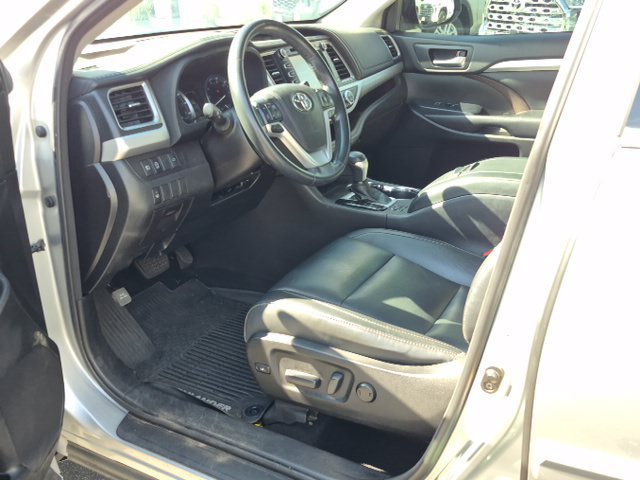 Used 2018 Toyota Highlander XLE w/ Protection Package #3 FWD image 7