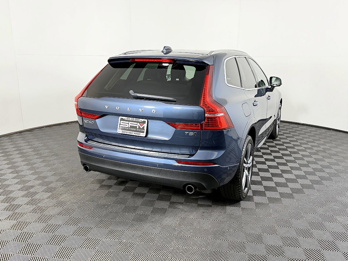 Used 2018 Volvo XC60 T5 Momentum w/ Convenience Package image 9