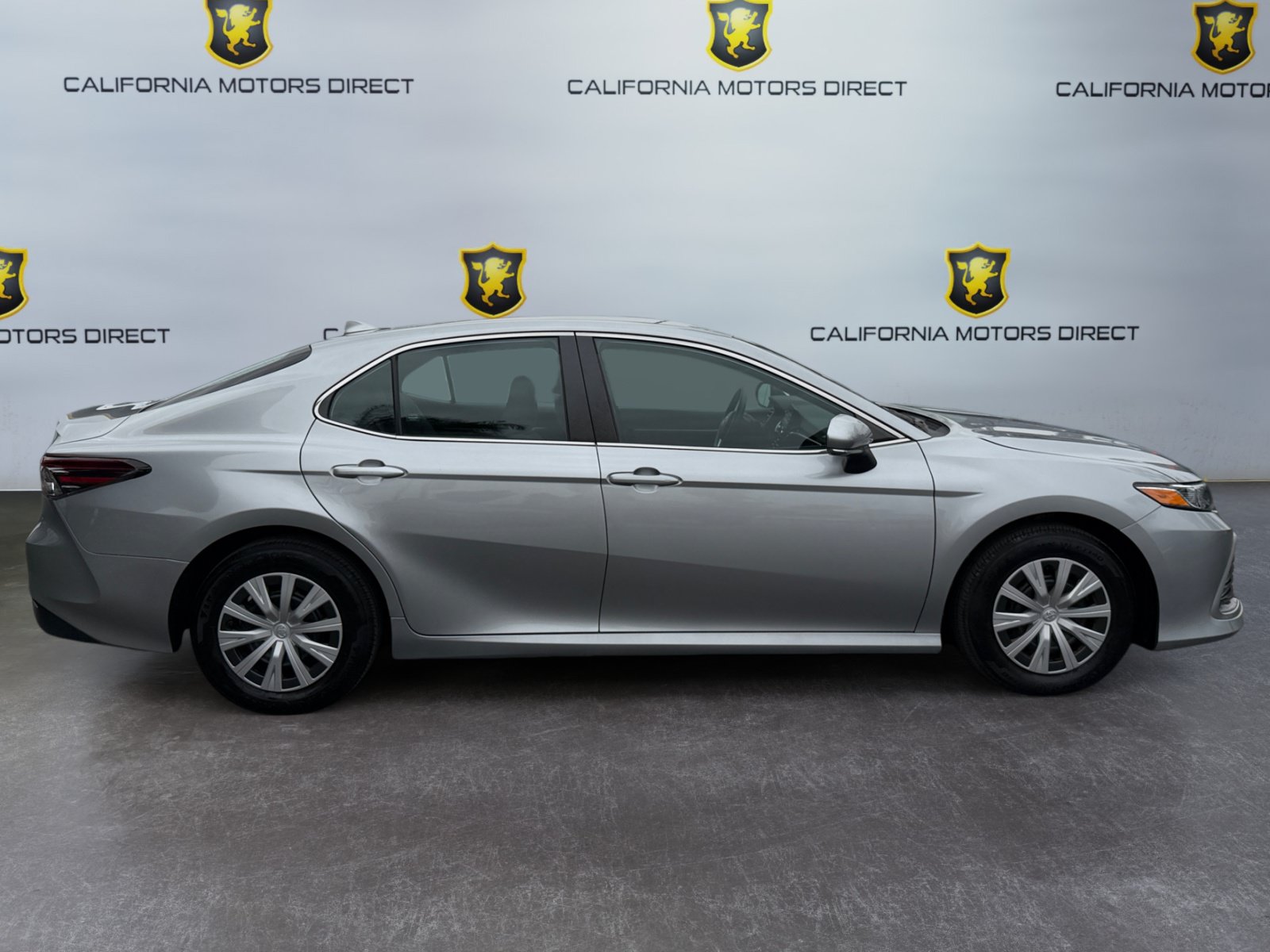 Used 2023 Toyota Camry LE FWD image 6