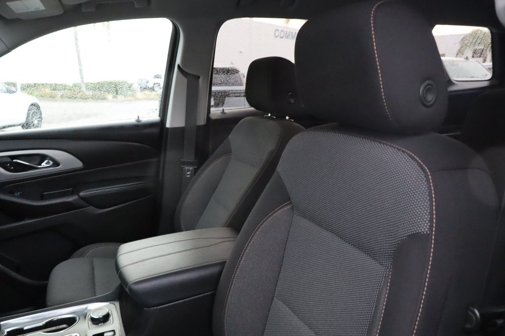 Used 2021 Chevrolet Traverse LS FWD image 18