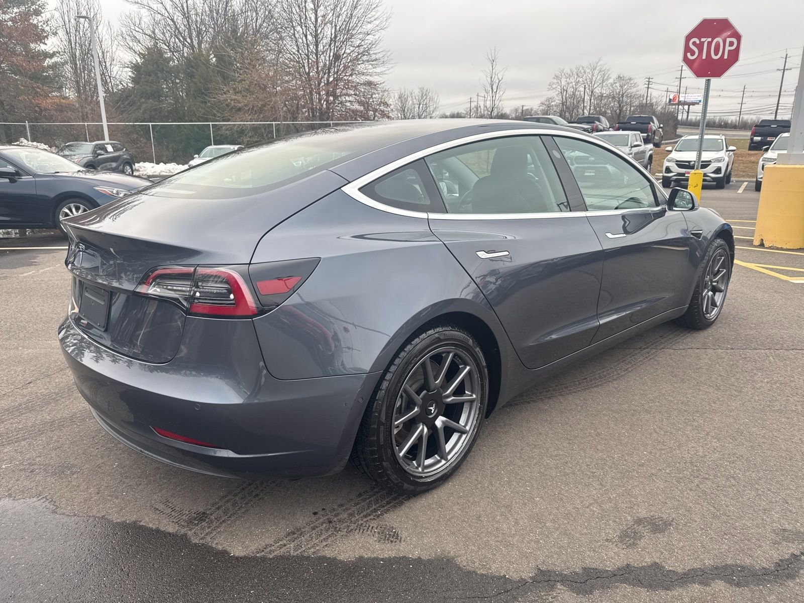 Used 2020 Tesla Model 3 Standard Range Plus image 5