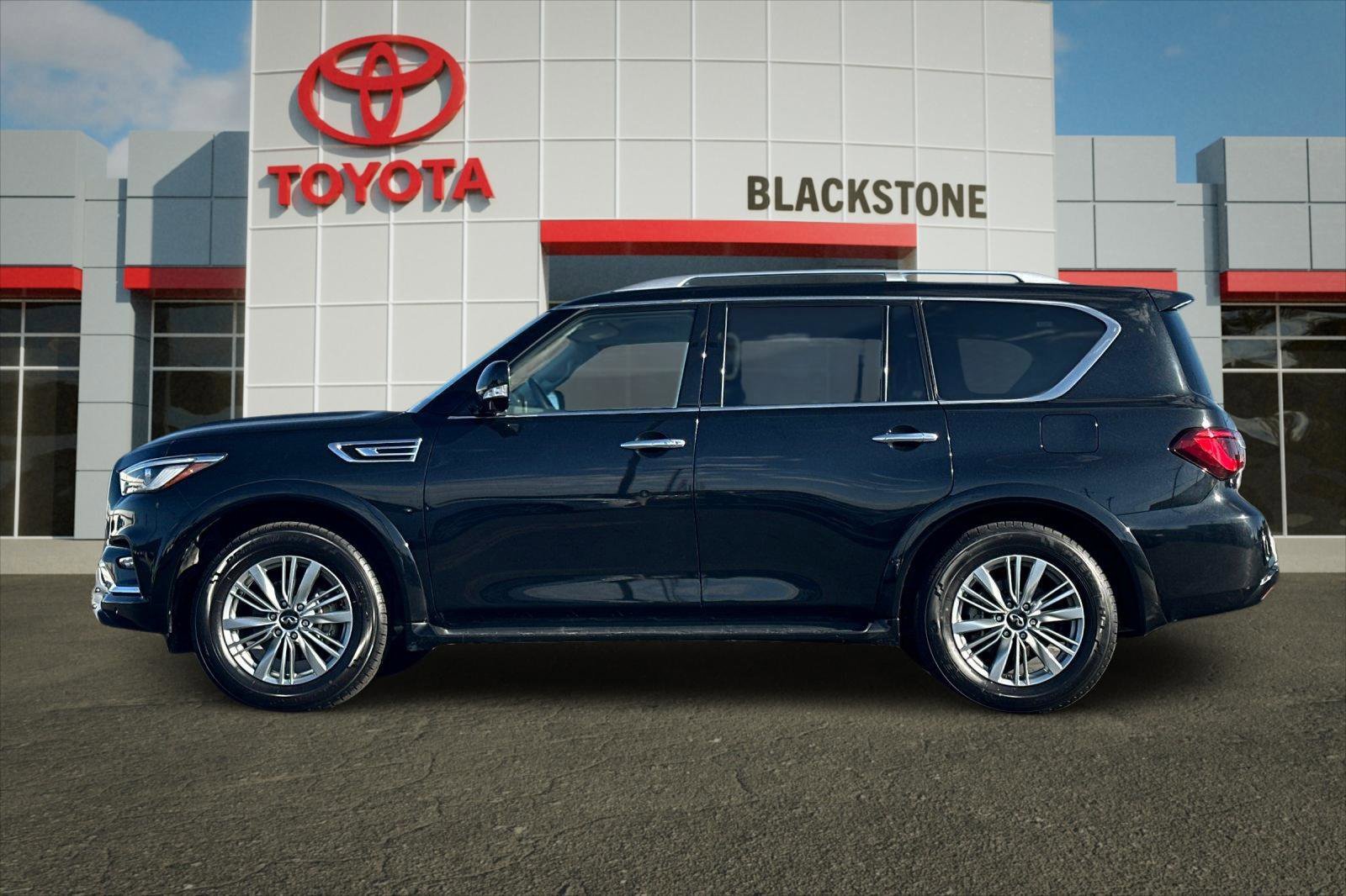 Used 2023 INFINITI QX80 Luxe w/ Cargo Package image 6