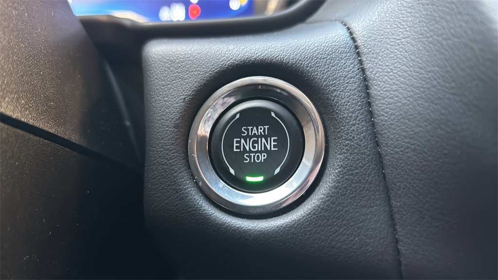 Used 2023 Chevrolet Suburban Premier image 25