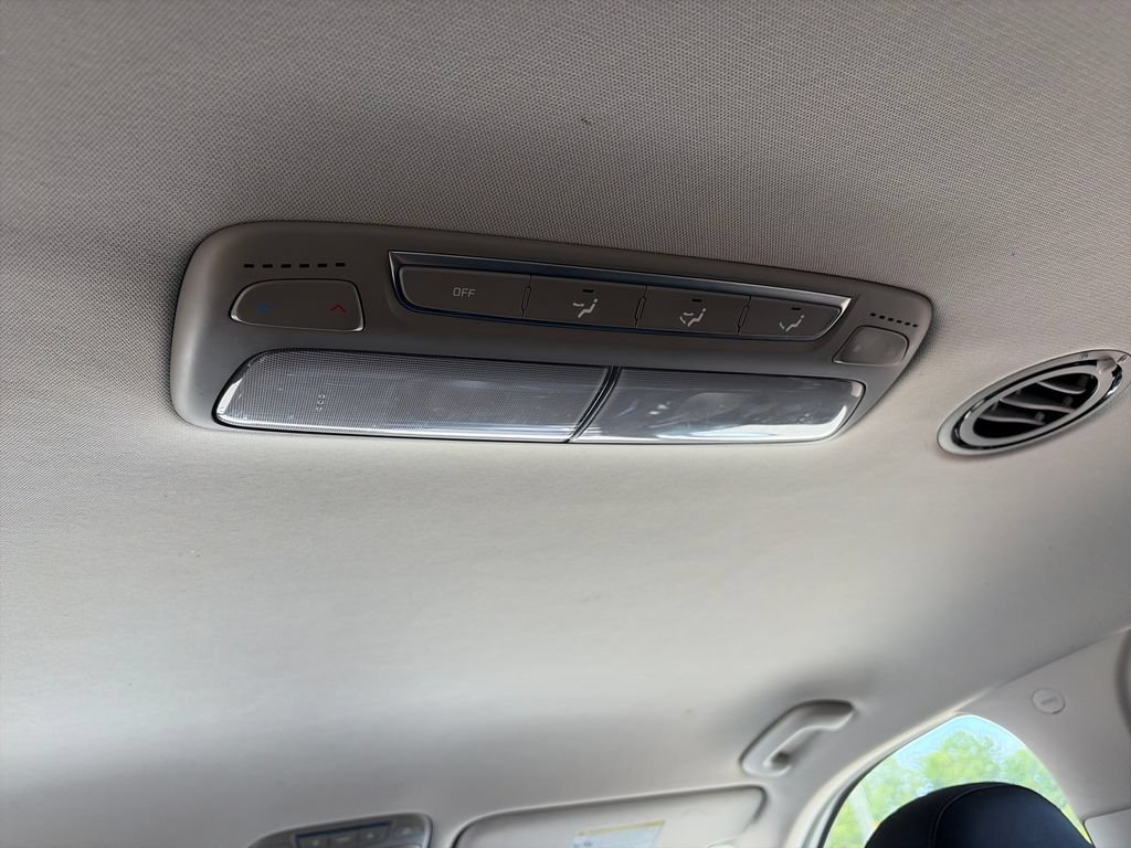 Used 2020 Kia Telluride LX FWD image 31