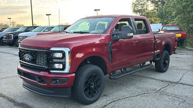 New 2027 Ford F250 XLT w/ XLT Premium Package AWD/4WD image 2