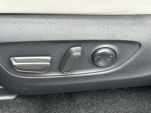 New 2025 Toyota RAV4 Limited w/ Advanced Technology Package image 40