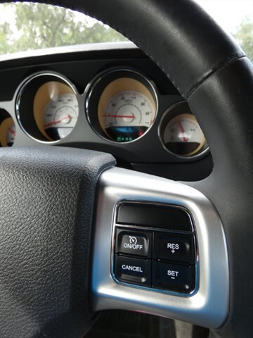 Used 2011 Dodge Challenger RWD image 26