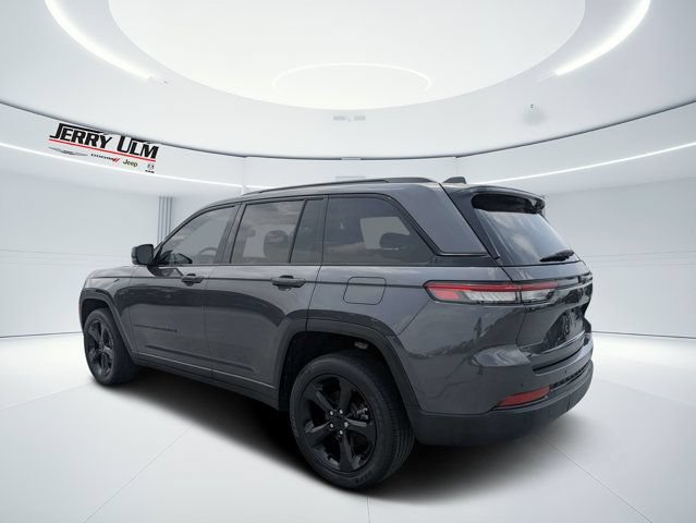 Certified 2022 Jeep Grand Cherokee Altitude RWD image 5