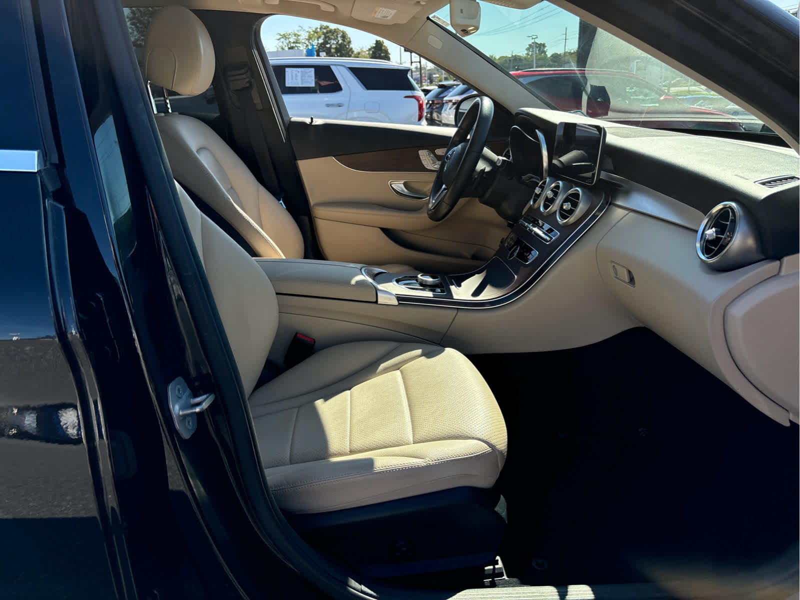 Used 2020 Mercedes-Benz C 300 4MATIC Sedan image 21