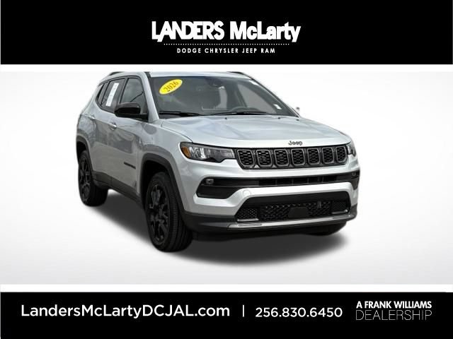 Used 2026 Jeep Compass Latitude w/ Quick Order Package 29K AWD/4WD image 1