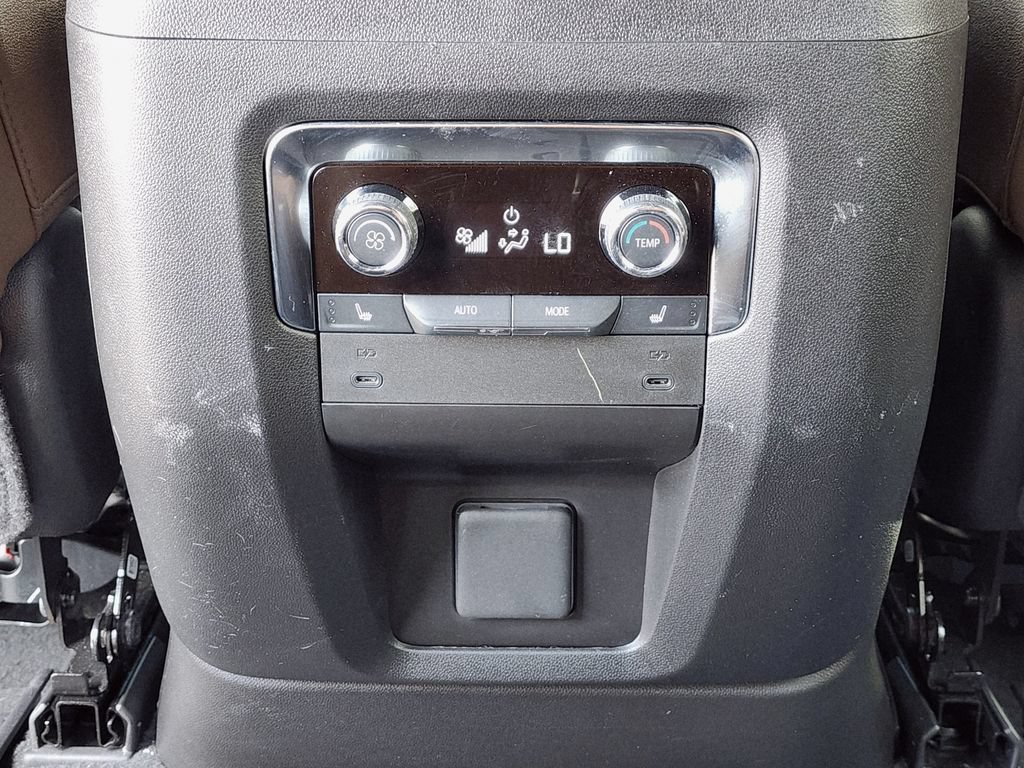 Used 2025 Chevrolet Tahoe High Country AWD/4WD image 21