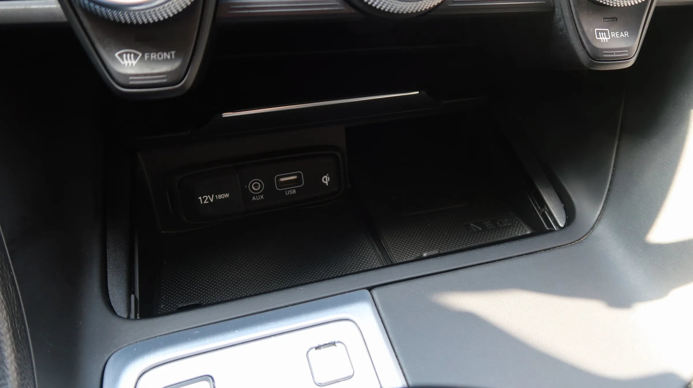 Used 2021 Genesis G70 3.3T RWD image 32