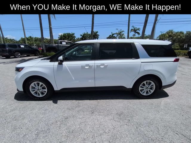 Used 2023 Kia Carnival LX FWD image 10