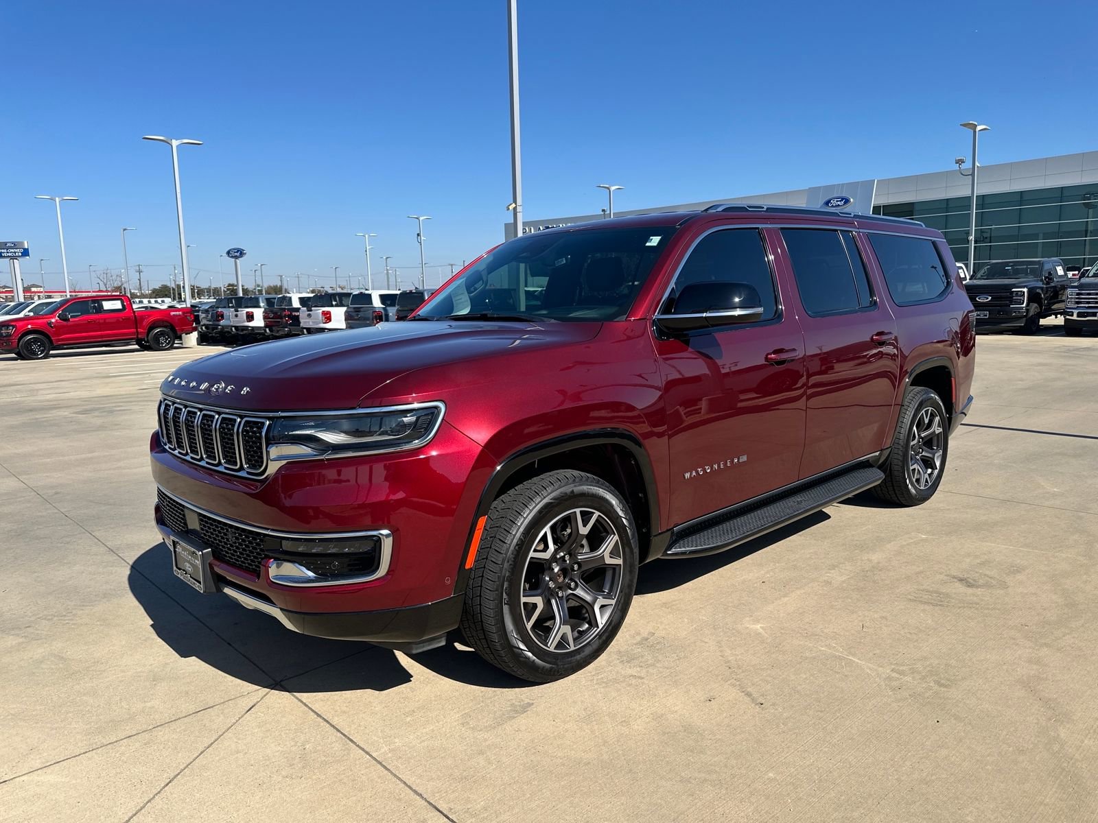 Used 2023 Jeep Wagoneer L Series III w/ Preferred Equipment Group image 44