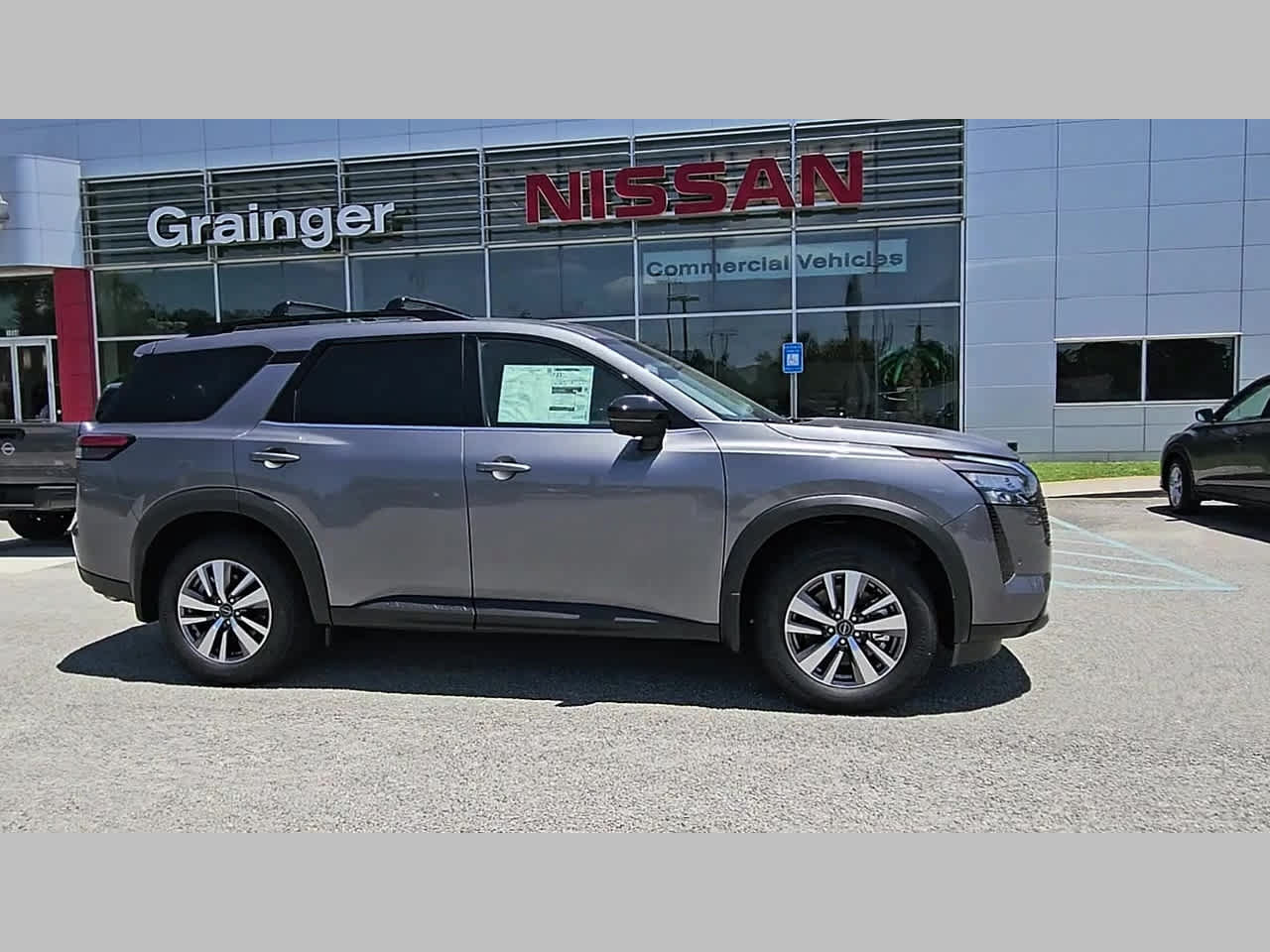 New 2026 Nissan Pathfinder SL FWD image 37