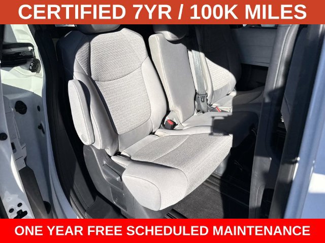 Used 2026 Toyota Sienna LE FWD image 11