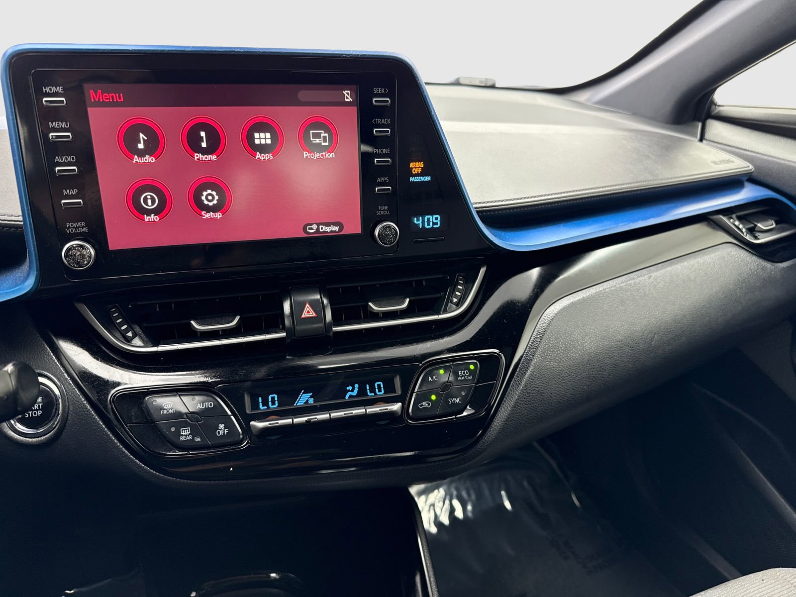 Used 2019 Toyota C-HR XLE FWD image 24