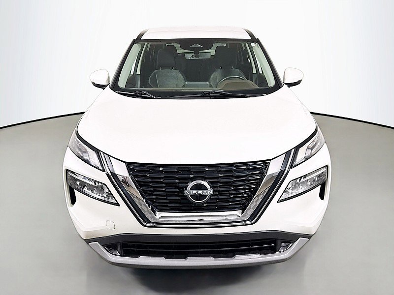 Used 2023 Nissan Rogue SV image 2