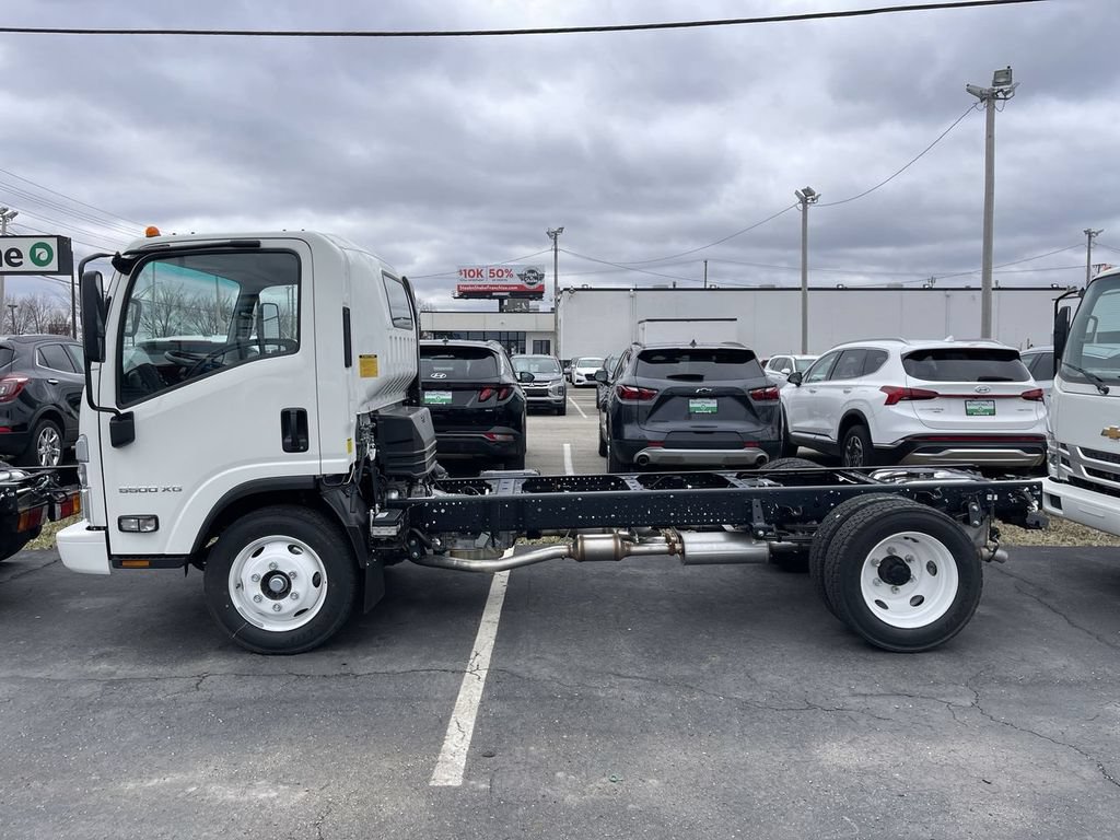 New 2024 Chevrolet Low Cab Forward 5500XG RWD image 3