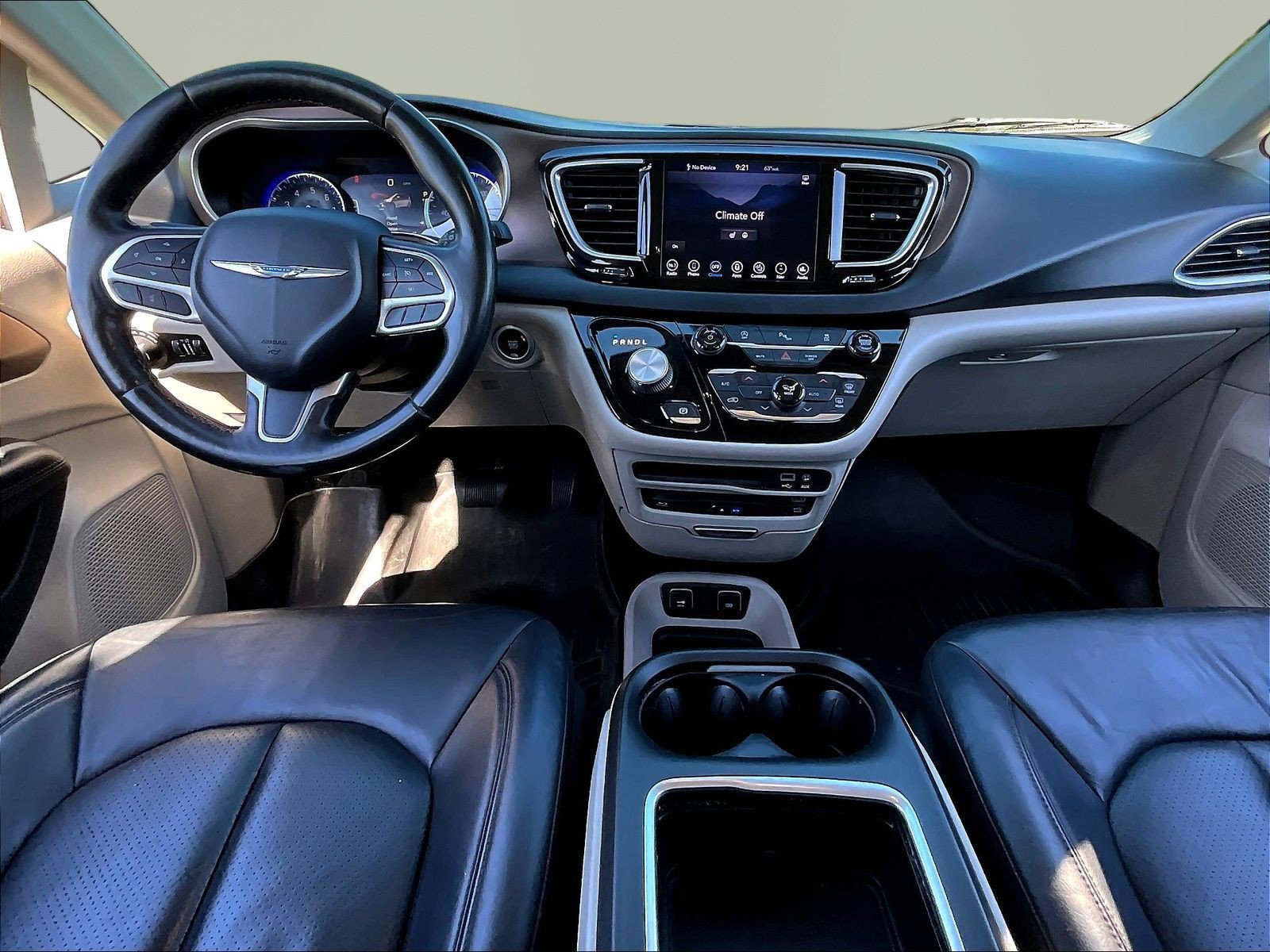 Used 2018 Chrysler Pacifica Touring-L Plus FWD image 7