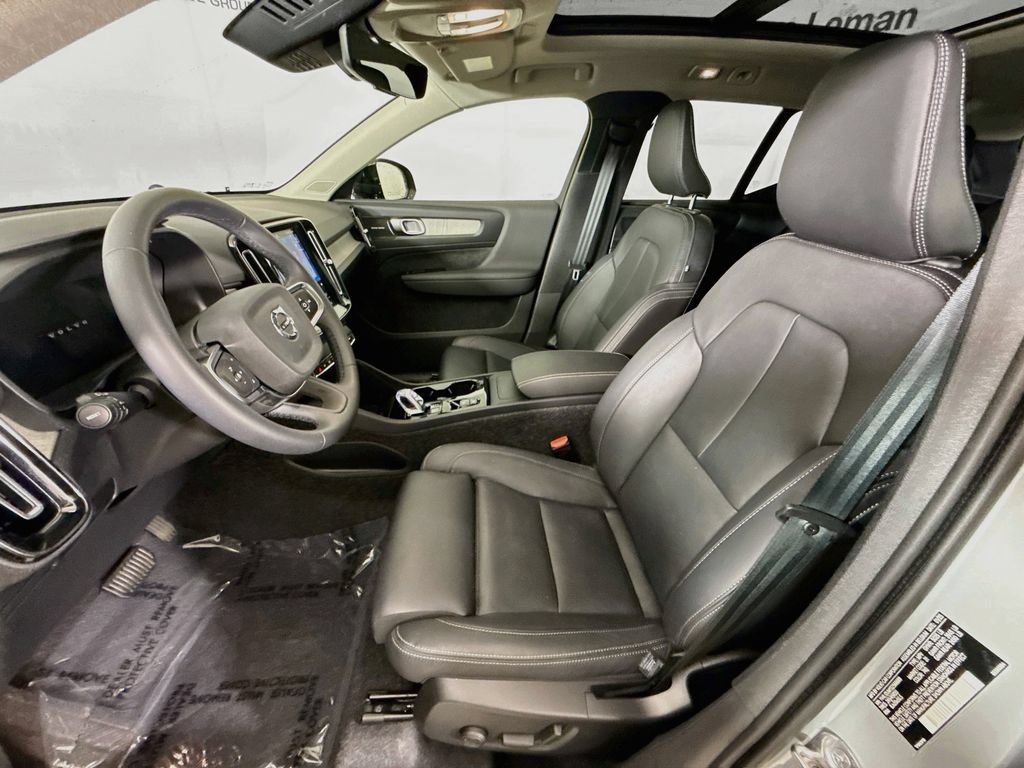 Used 2025 Volvo XC40 B5 Ultra AWD/4WD image 20