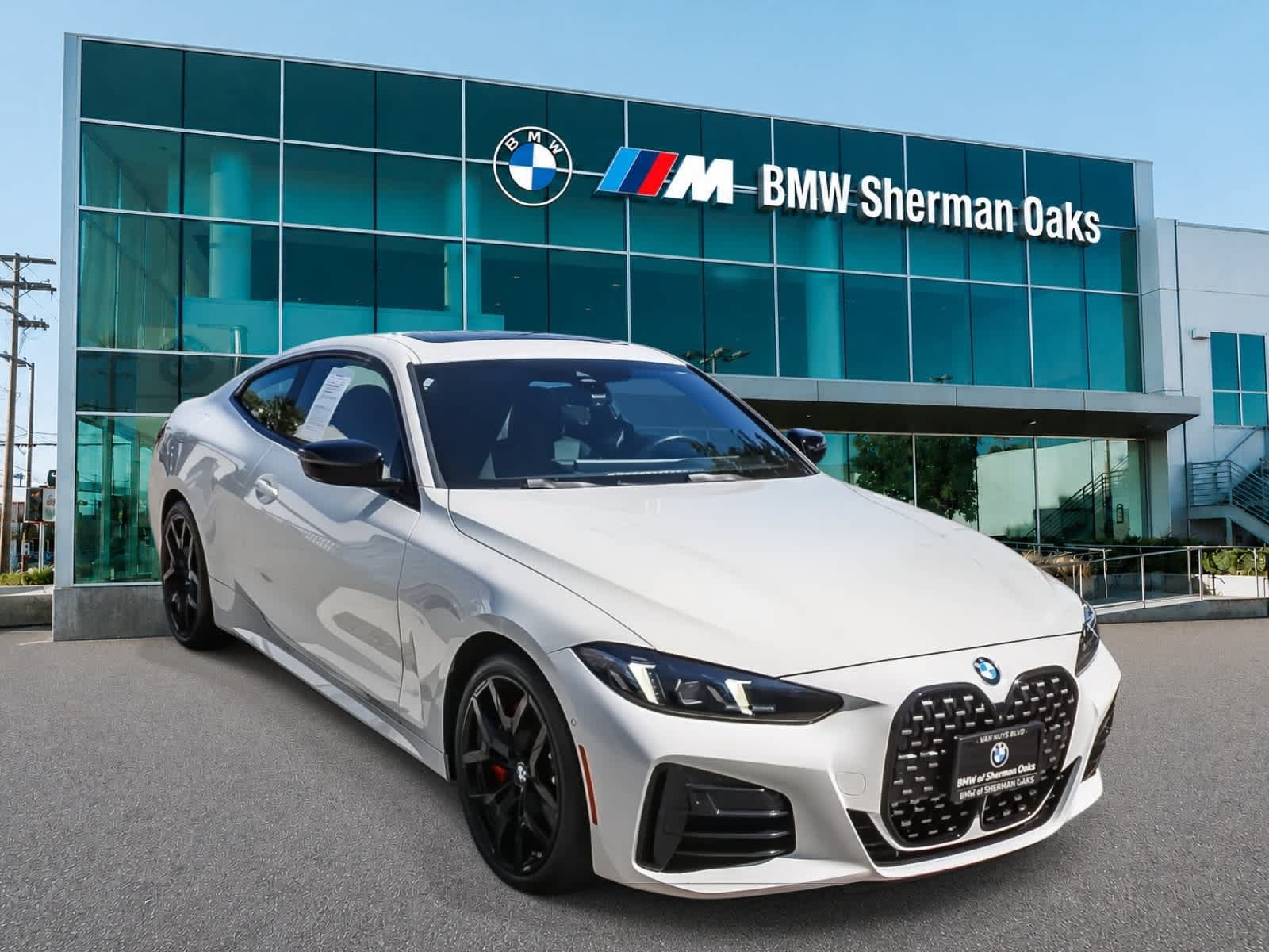 Used 2025 BMW 430i Coupe w/ M Sport Package RWD image 3