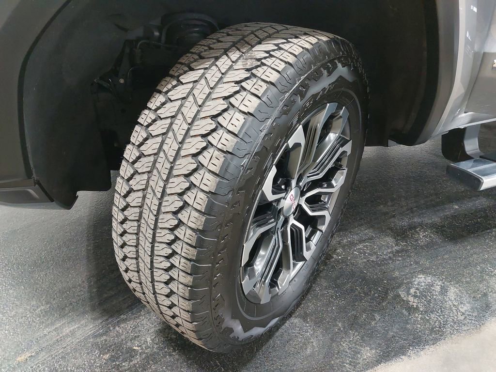 Used 2024 GMC Canyon Denali image 33