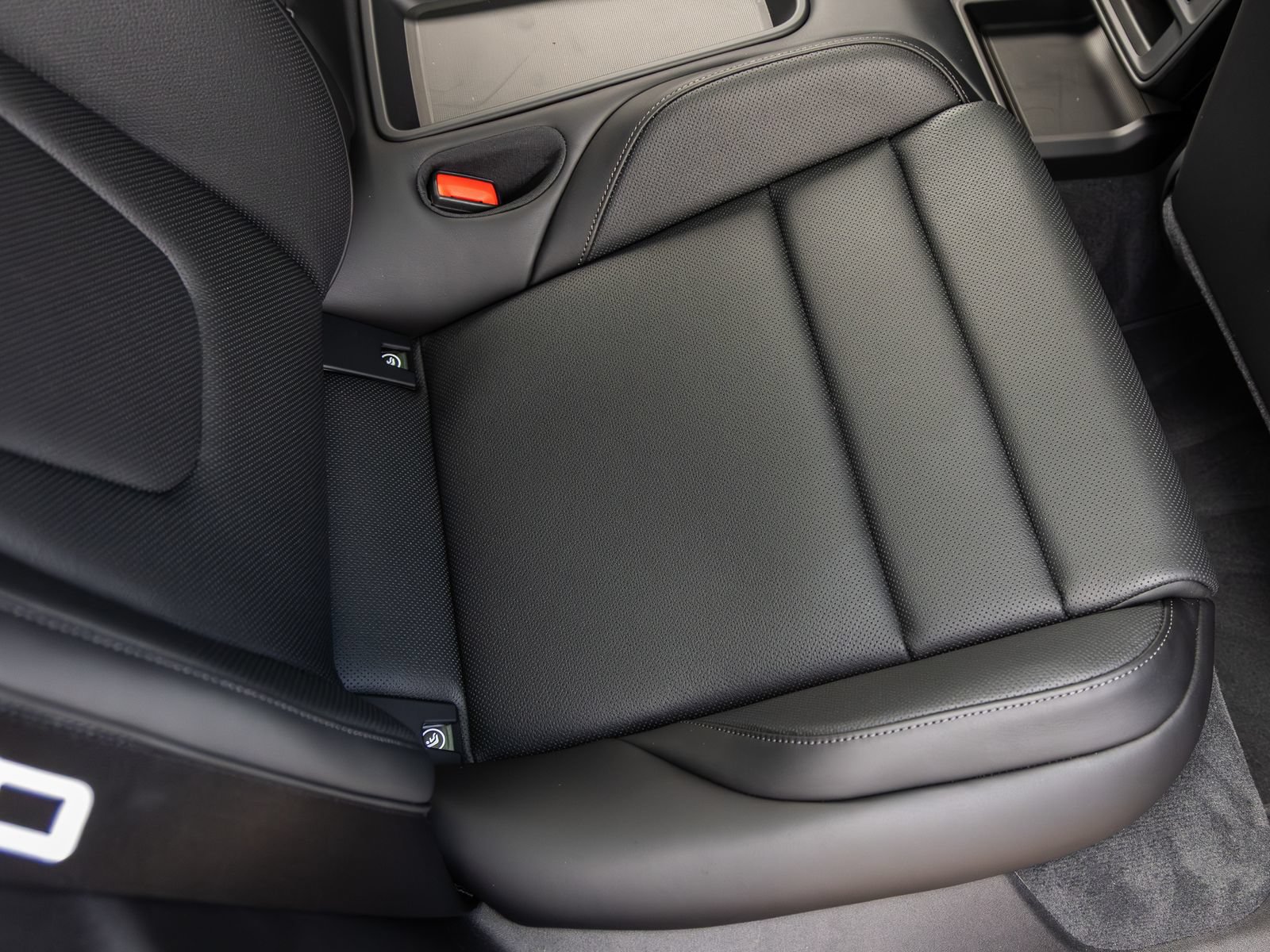 New 2026 Porsche Taycan AWD/4WD image 42