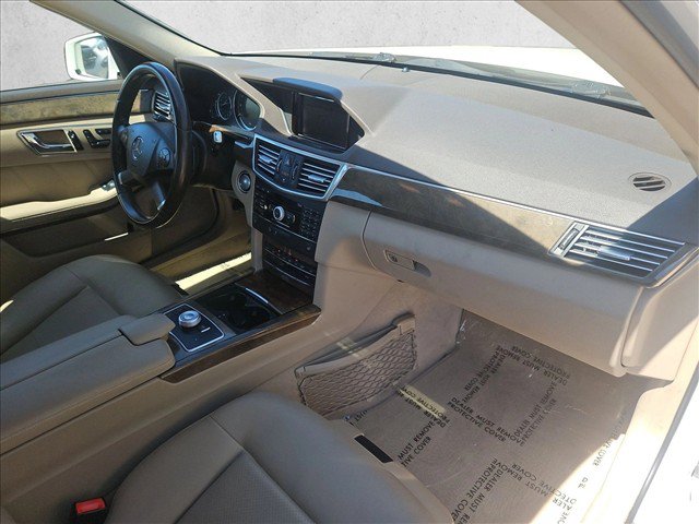 Used 2010 Mercedes-Benz E 350 4MATIC Sedan image 24