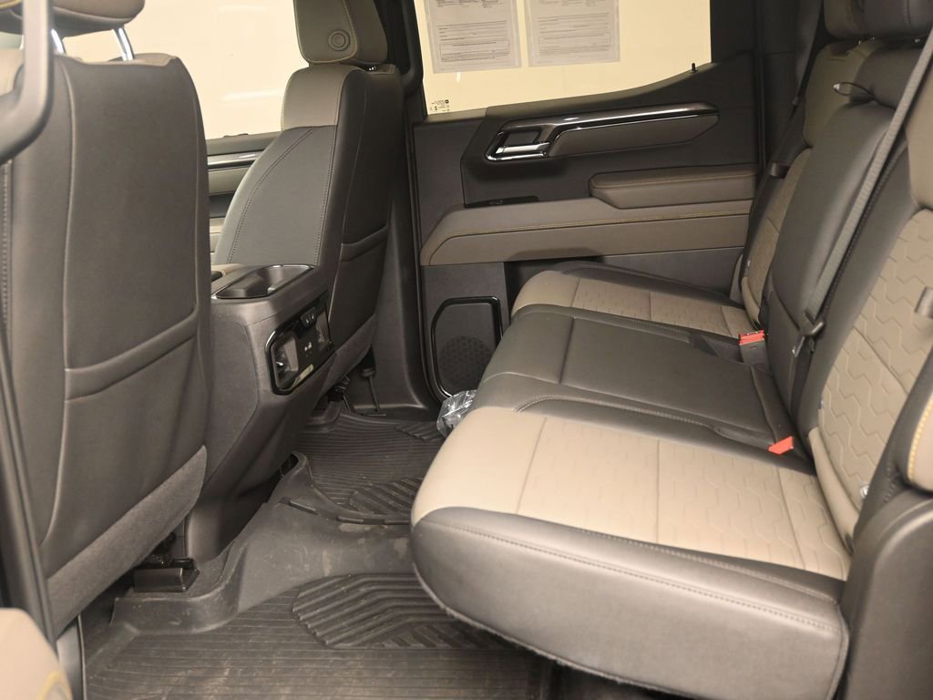 Used 2025 Chevrolet Silverado 1500 ZR2 w/ Technology Package image 14