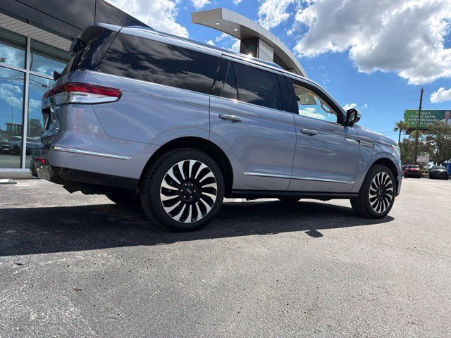 Used 2023 Lincoln Navigator Black Label AWD/4WD image 6
