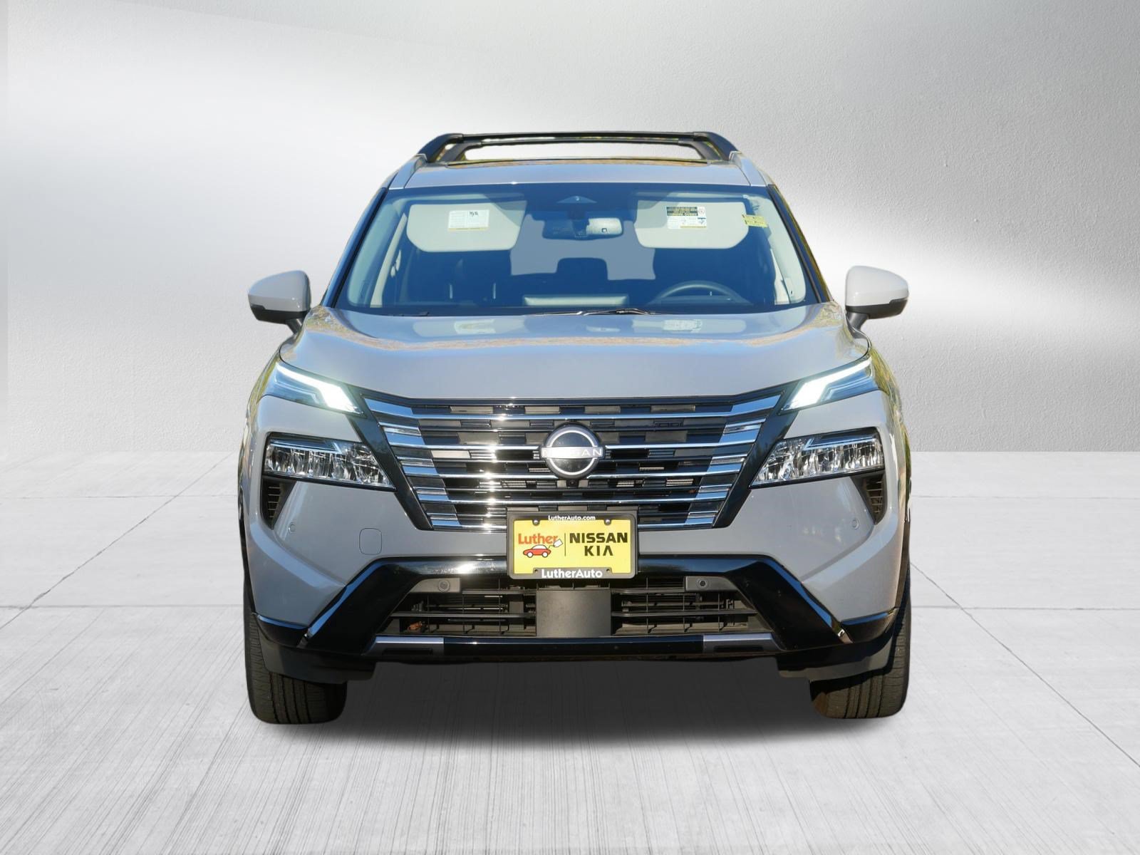 Certified 2025 Nissan Rogue Platinum w/ Platinum Premium Package AWD/4WD image 2