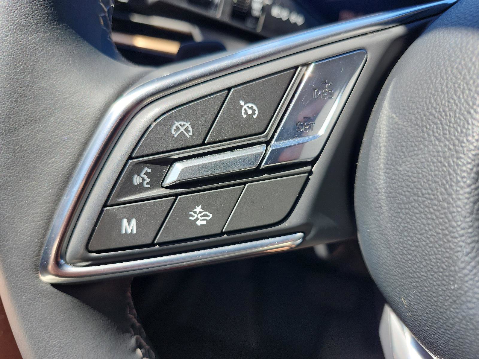 Certified 2025 Buick Envision Avenir AWD/4WD image 28