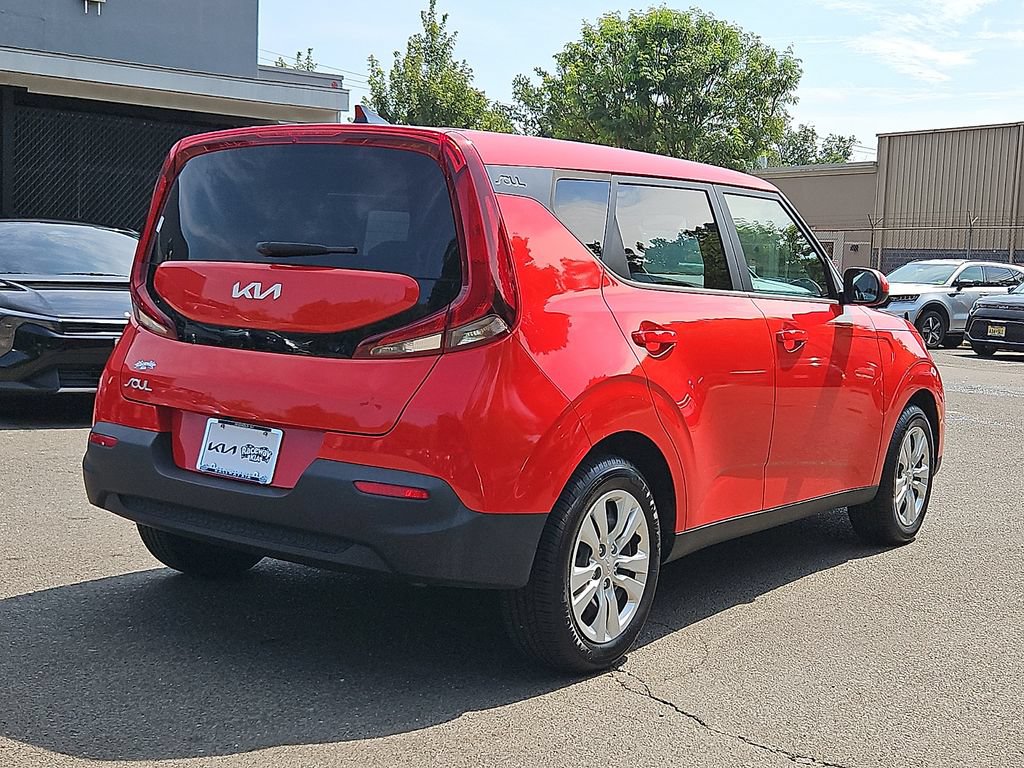 Certified 2022 Kia Soul LX FWD image 7