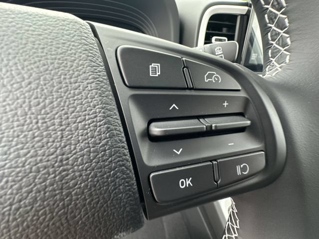 New 2026 Hyundai Venue SEL FWD image 32