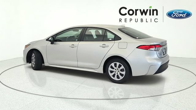 Used 2024 Toyota Corolla LE FWD image 3