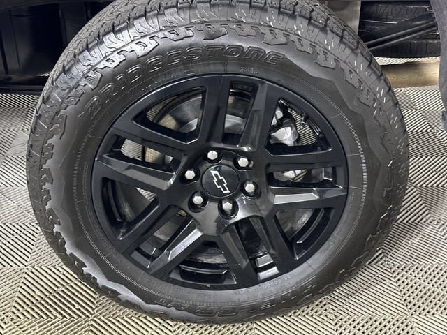 Used 2025 Chevrolet Silverado 1500 LT Trail Boss AWD/4WD image 34