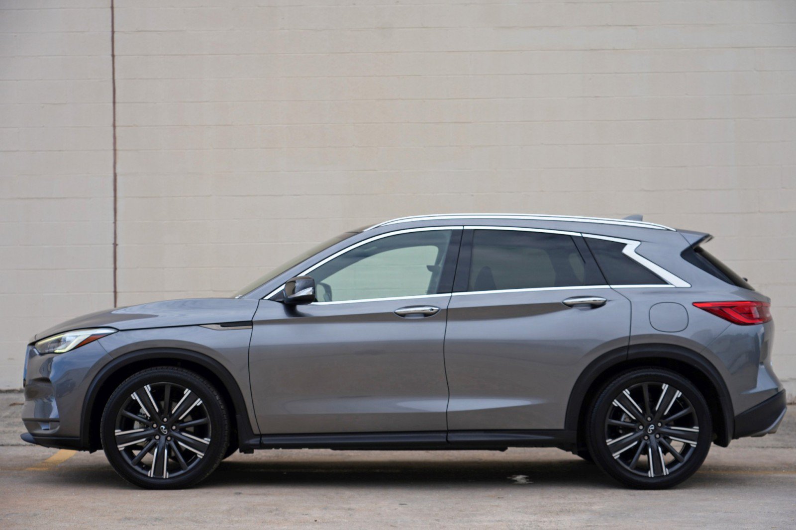 Used 2021 INFINITI QX50 Luxe w/ Appearance Package AWD/4WD image 8