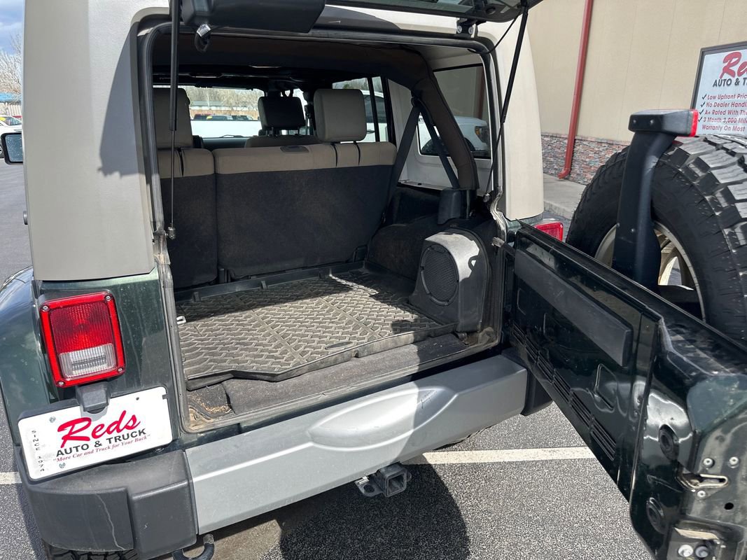 Used 2010 Jeep Wrangler Unlimited Sahara image 25