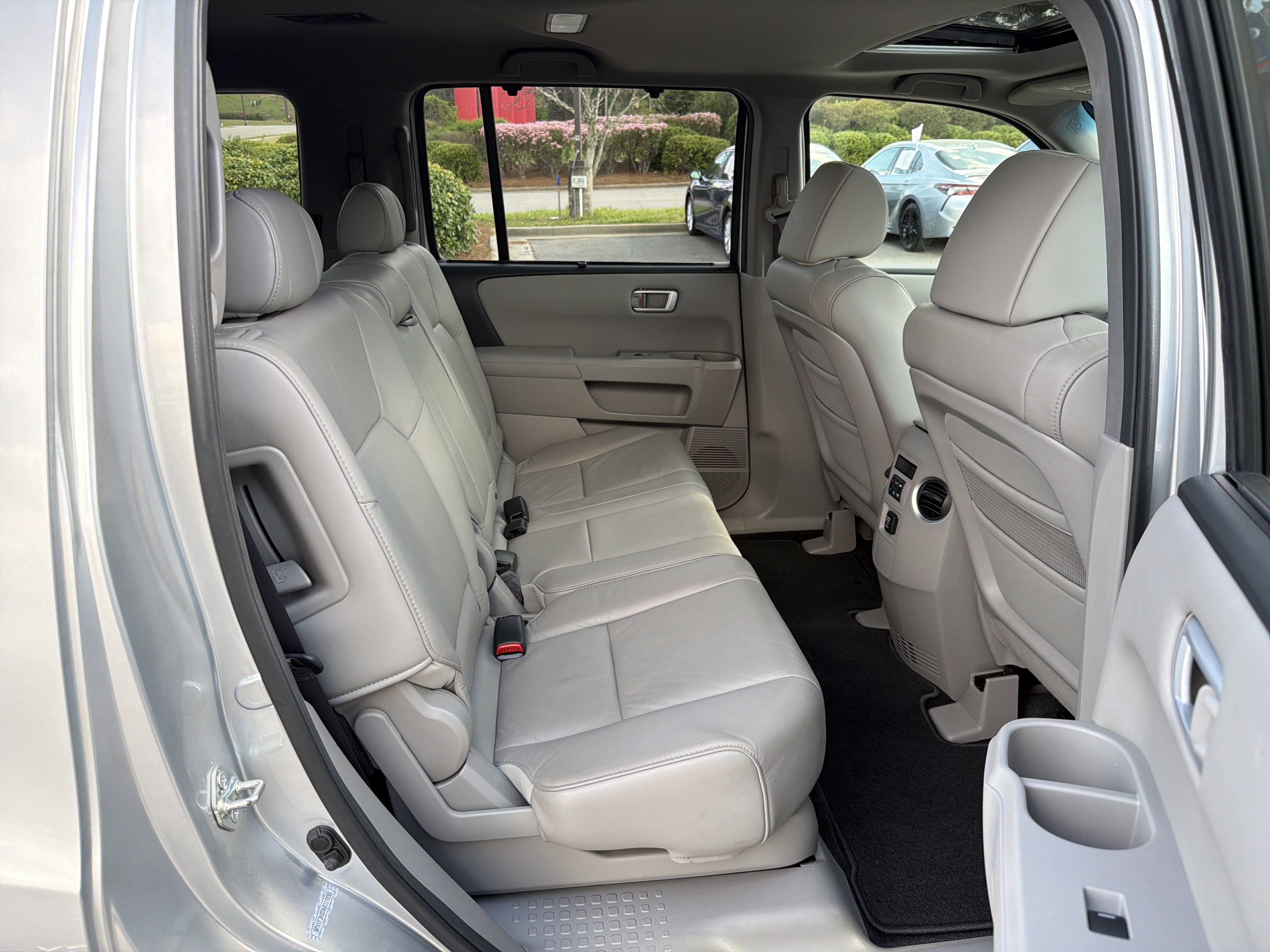 Used 2010 Honda Pilot Touring image 29