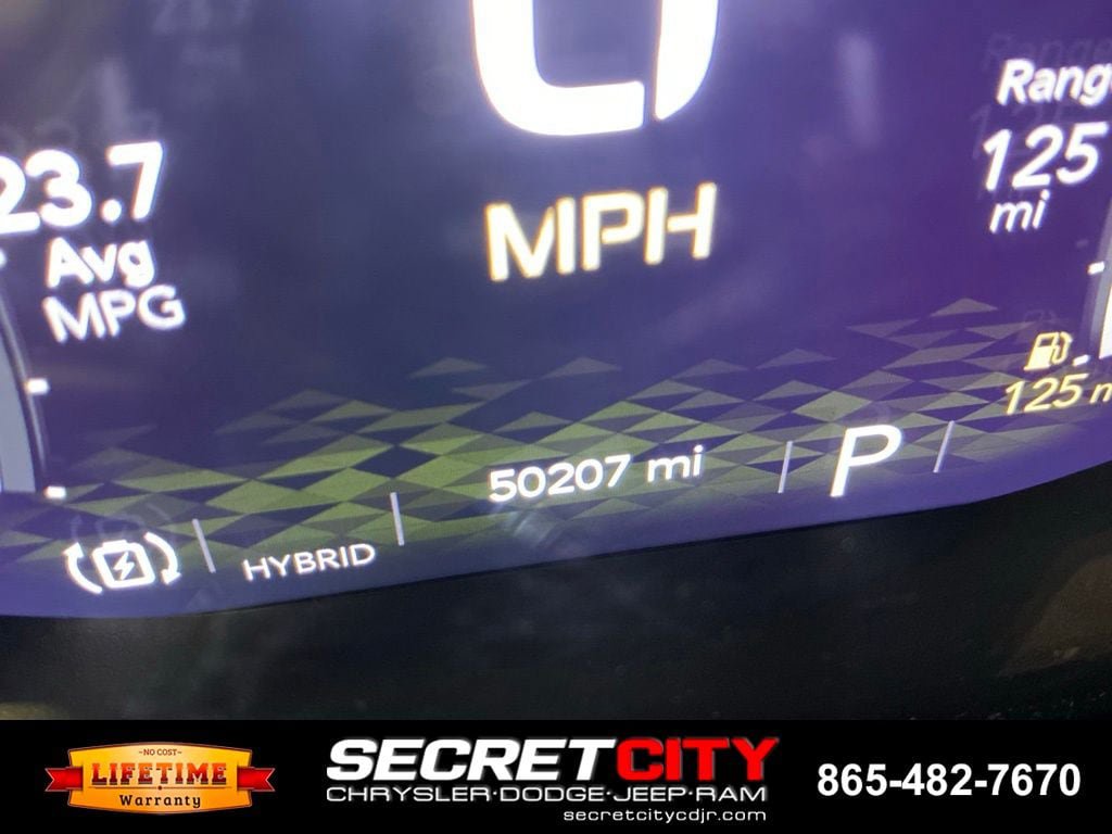Used 2023 Jeep Wrangler Unlimited w/ Sun & Screen Package AWD/4WD image 18