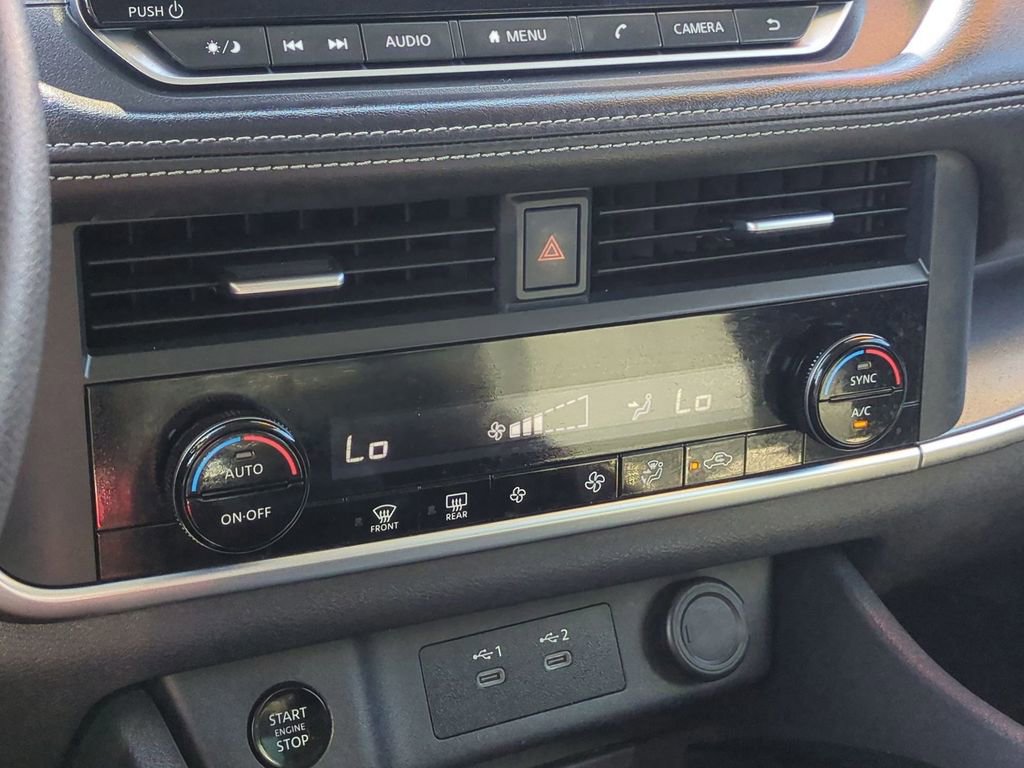 Used 2024 Nissan Rogue SV image 23