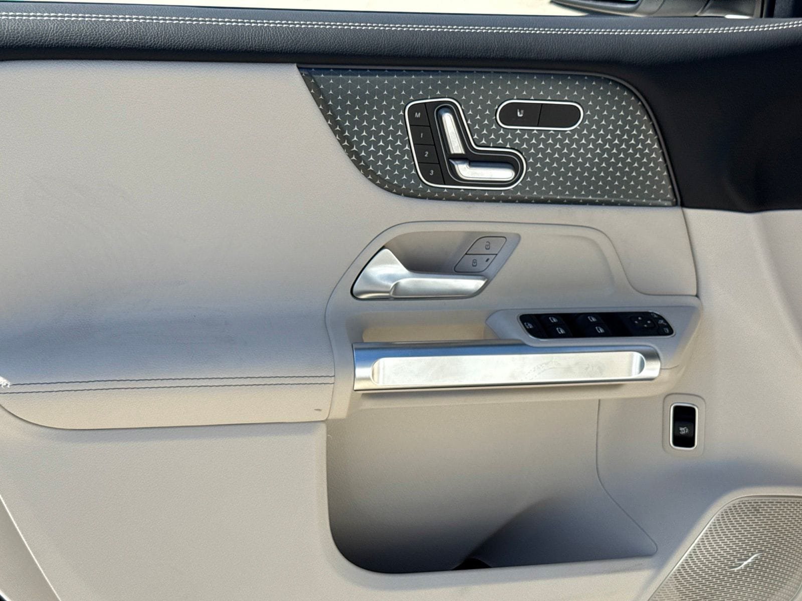 New 2026 Mercedes-Benz GLB 250 image 15