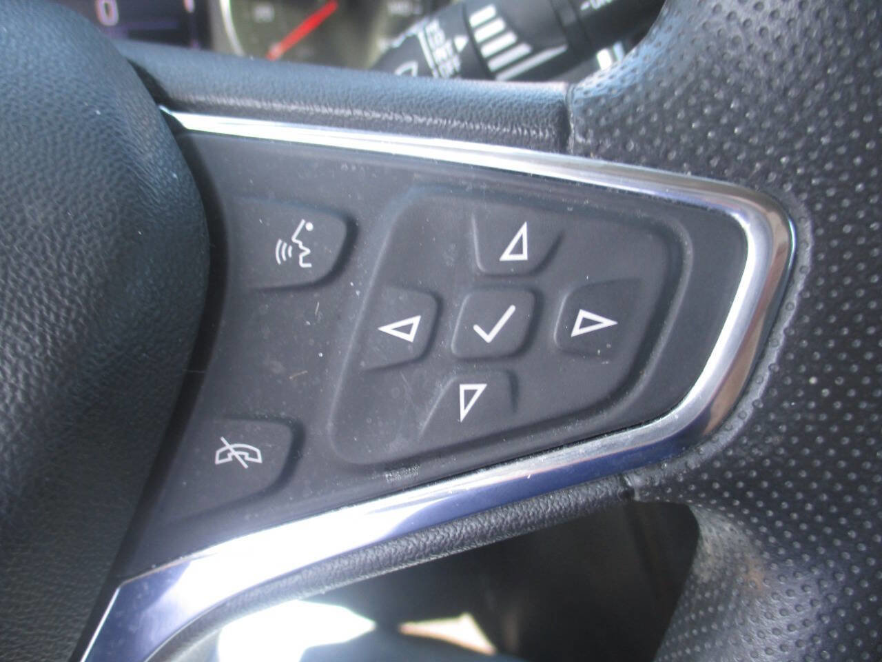 Used 2020 Chevrolet Equinox LT image 22